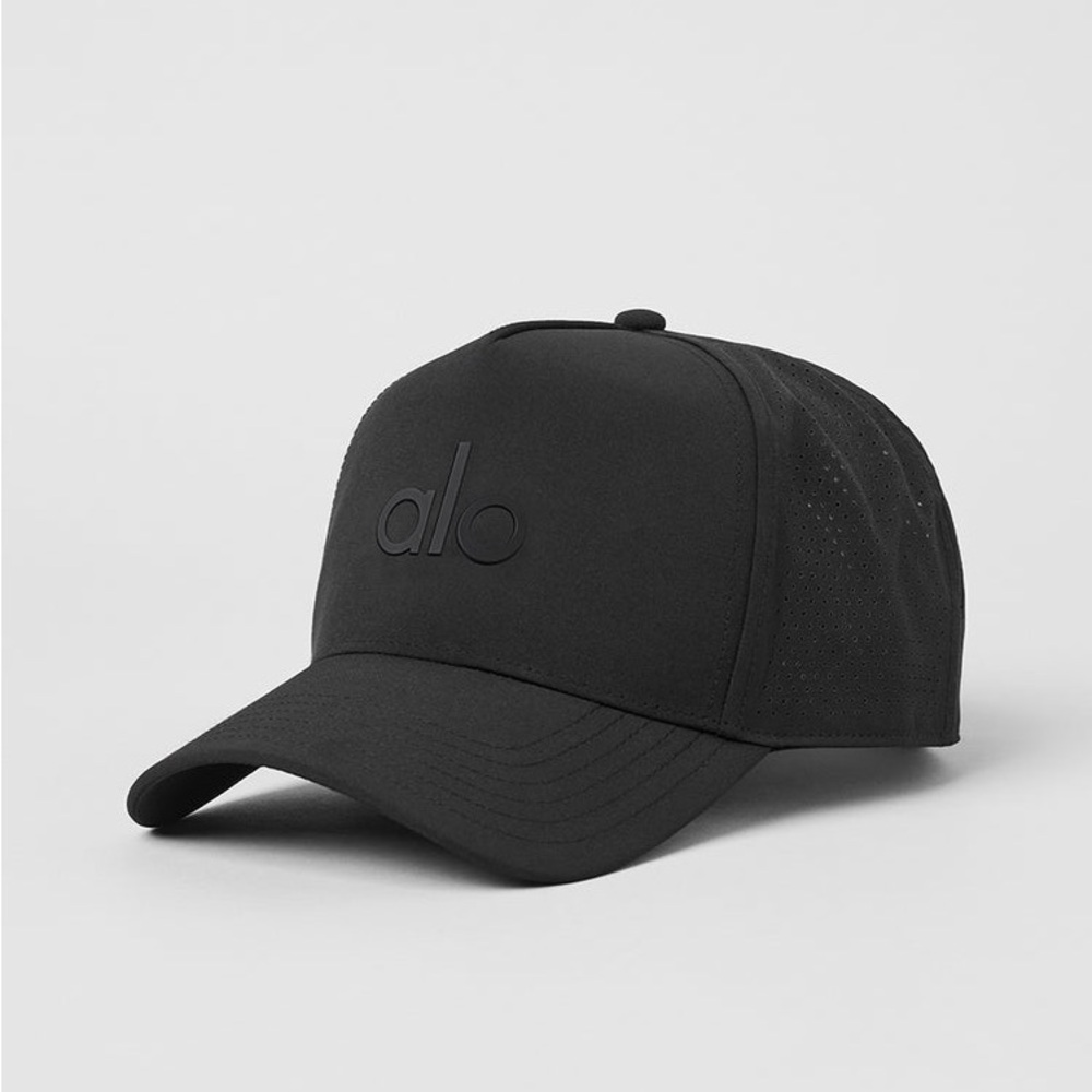 Alo Yoga Performance District Trucker Hat